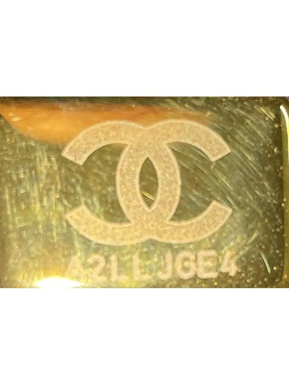 CHANEL elevate your